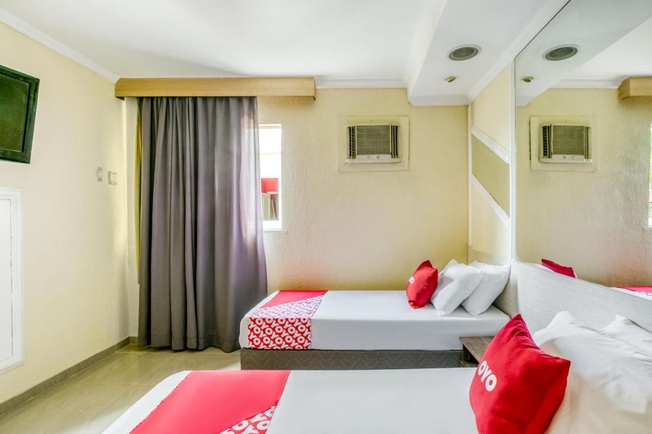 Oyo Nobs Hotel, เซา โชอาว เจ เมริติ ภายนอก รูปภาพ